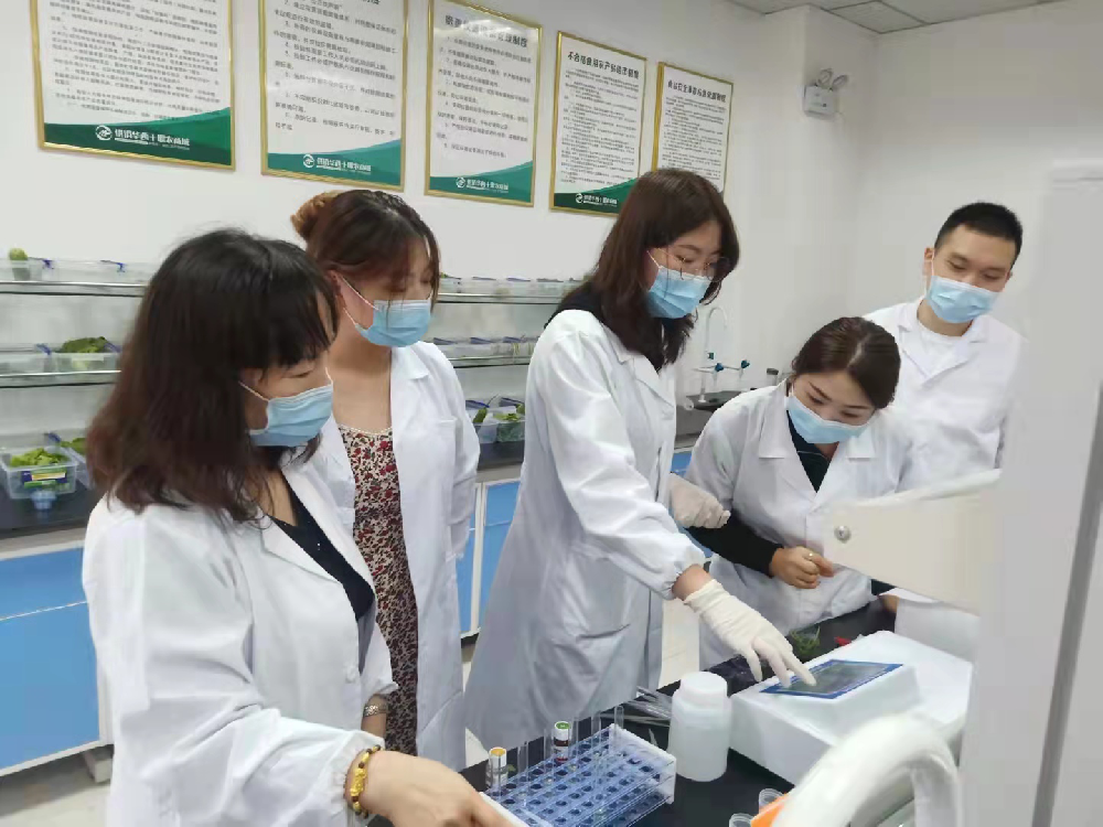 山東云唐派技術人員至十堰農(nóng)商城現(xiàn)場培訓